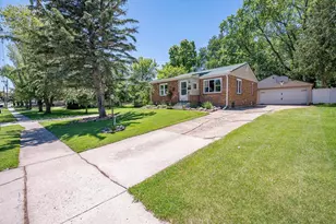 1016 S 7th St, De Pere, WI 54115 - Photo 35