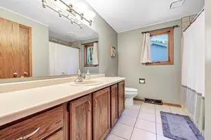 2035 S Point Rd, Green Bay, WI 54313 - Photo 17