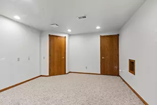 702 Carol Ln, Pulaski, WI 54162 - Photo 45