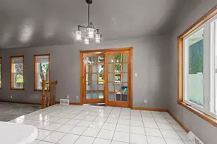 702 Carol Ln, Pulaski, WI 54162 - Photo 17