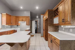 702 Carol Ln, Pulaski, WI 54162 - Photo 19