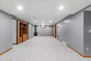 702 Carol Ln, Pulaski, WI 54162 - Photo 53