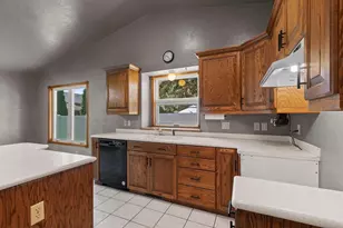 702 Carol Ln, Pulaski, WI 54162 - Photo 23