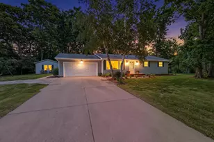2734 Pioneer Dr, Green Bay, WI 54313 - Photo 69