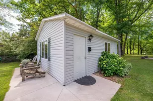 2734 Pioneer Dr, Green Bay, WI 54313 - Photo 49
