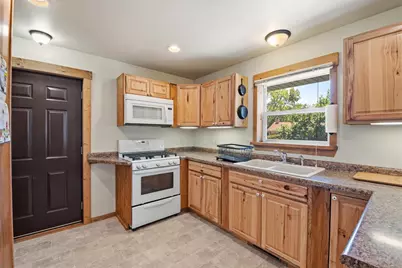 1019 S 6th Street, De Pere, WI 54115 - Photo 9