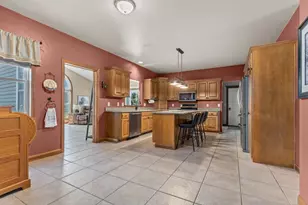 477 Dalton Rd, Neenah, WI 54956 - Photo 9
