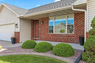 1172 Lansdale Cir, De Pere, WI 54115 - Photo 5