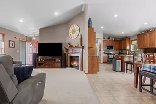 1172 Lansdale Cir, De Pere, WI 54115 - Photo 13