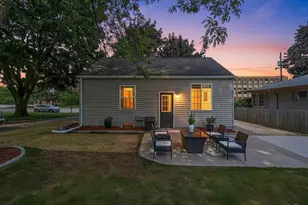 1550 Delaware St, Oshkosh, WI 54902 - Photo 5