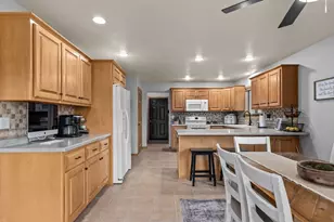 W5546 Mutzy Way, Appleton, WI 54915 - Photo 9