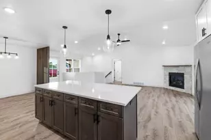 575 Emerald Isle Ct, Wrightstown, WI 54180 - Photo 13