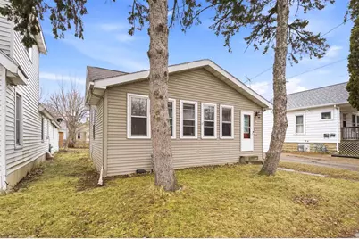 613 Shawano Avenue, Oshkosh, WI 54901 - Photo 1
