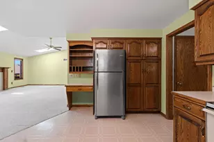 213 Broadview Dr, Green Bay, WI 54301 - Photo 15