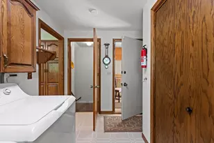 213 Broadview Dr, Green Bay, WI 54301 - Photo 29
