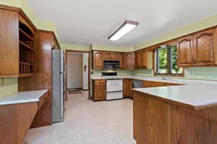 213 Broadview Dr, Green Bay, WI 54301 - Photo 13