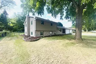550 Harvest Rd, Green Bay, WI 54302 - Photo 3