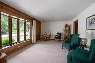 1040 Maricopa Dr, Oshkosh, WI 54904 - Photo 11