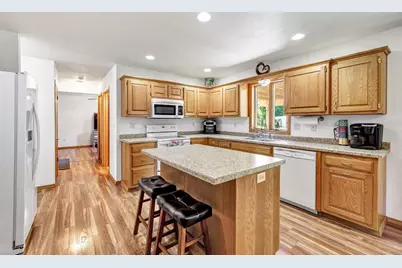 2146 Deer Point Lane, De Pere, WI 54115 - Photo 13
