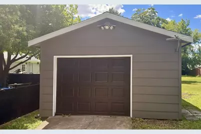 919 W 4th Avenue, Oshkosh, WI 54902 - Photo 15