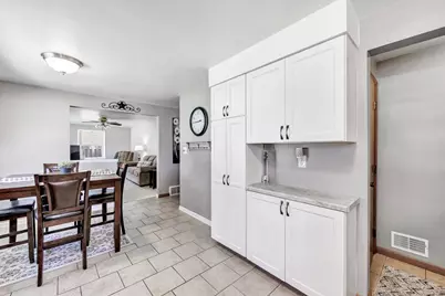 833 Spruce Street, De Pere, WI 54115 - Photo 9