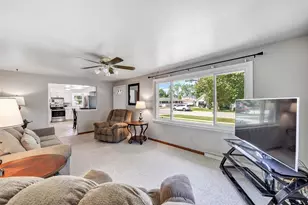 833 Spruce St, De Pere, WI 54115 - Photo 5