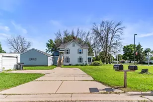 406 N Bridge St, Manawa, WI 54949 - Photo 3