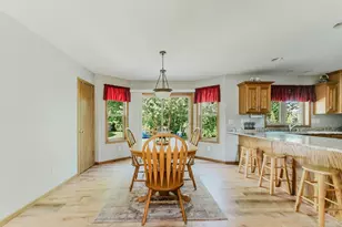 2355 Hickory Ct, Oshkosh, WI 54901 - Photo 7