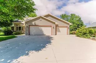 2355 Hickory Ct, Oshkosh, WI 54901 - Photo 39
