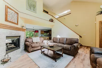 2355 Hickory Court, Oshkosh, WI 54901 - Photo 5