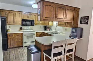 940 Babcock St, Neenah, WI 54956 - Photo 9