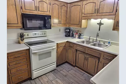 940 Babcock Street #95, Neenah, WI 54956 - Photo 11
