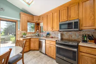 4360 Swallow Banks Ln, Oshkosh, WI 54904 - Photo 7