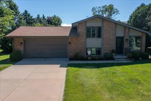 4360 Swallow Banks Ln, Oshkosh, WI 54904 - Photo 1