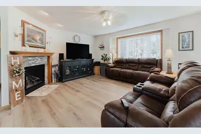 620 Courtland Avenue, Oshkosh, WI 54901 - Photo 3