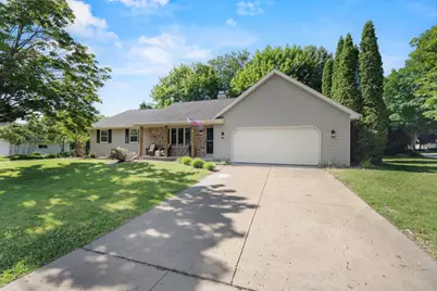 3107 Devroy Lane, Green Bay, WI 54313 - Photo 3