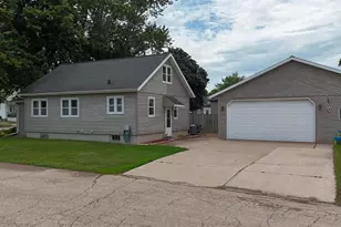 31 E 2nd St, Clintonville, WI 54929 - Photo 9
