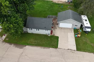 31 E 2nd St, Clintonville, WI 54929 - Photo 5