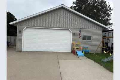 31 E 2nd Street, Clintonville, WI 54929 - Photo 5