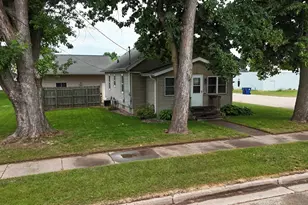 31 E 2nd St, Clintonville, WI 54929 - Photo 3