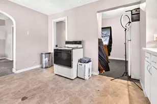 603 S Memorial Dr, Appleton, WI 54914 - Photo 5