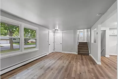2389 Hampton Avenue, Green Bay, WI 54311 - Photo 3