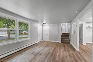 2389 Hampton Ave, Green Bay, WI 54311 - Photo 3