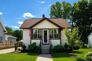 1917 Vinland St, Oshkosh, WI 54901 - Photo 1