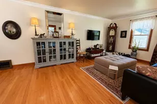 1917 Vinland St, Oshkosh, WI 54901 - Photo 5