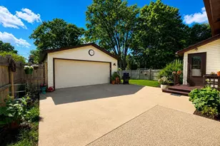 1917 Vinland St, Oshkosh, WI 54901 - Photo 39