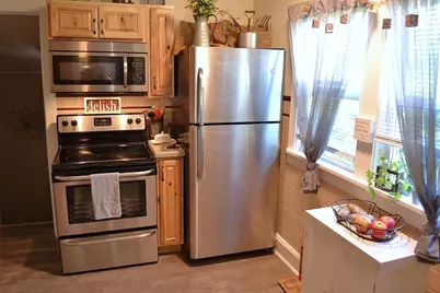902 W 4th Avenue, Oshkosh, WI 54902 - Photo 11