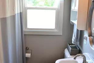 902 W 4th Ave, Oshkosh, WI 54902 - Photo 5