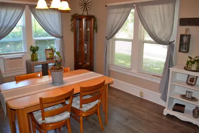 902 W 4th Avenue, Oshkosh, WI 54902 - Photo 7