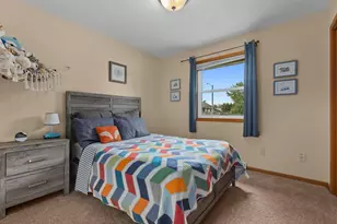 1140 Grassy Plains Dr, Neenah, WI 54956 - Photo 21